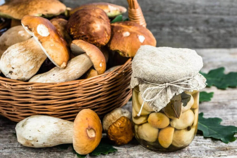 Мариновані гриби на зиму
